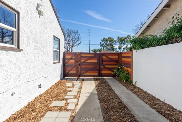 4201 Gardenia Avenue, Long Beach, CA 90807