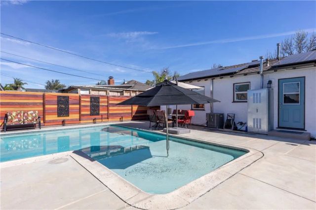 4201 Gardenia Avenue, Long Beach, CA 90807