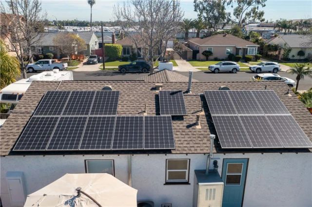 4201 Gardenia Avenue, Long Beach, CA 90807