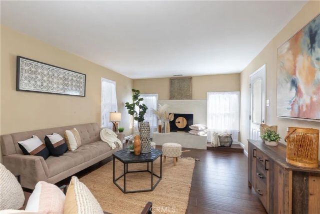 4201 Gardenia Avenue, Long Beach, CA 90807