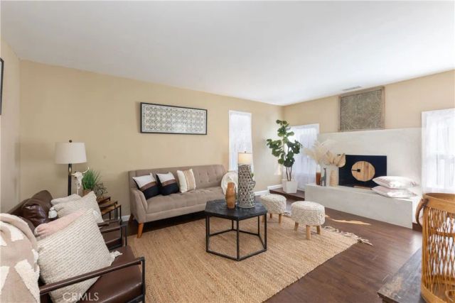 4201 Gardenia Avenue, Long Beach, CA 90807