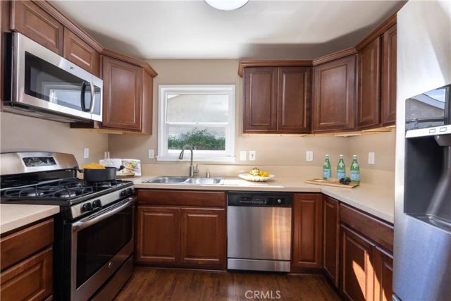 4201 Gardenia Avenue, Long Beach, CA 90807