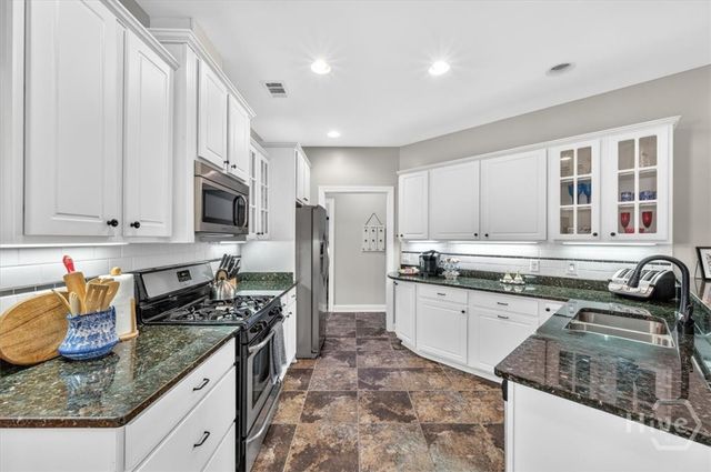 37 Macbeth Court S, Richmond Hill, GA 31324