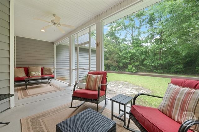 37 Macbeth Court S, Richmond Hill, GA 31324