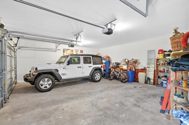 37 Macbeth Court S, Richmond Hill, GA 31324