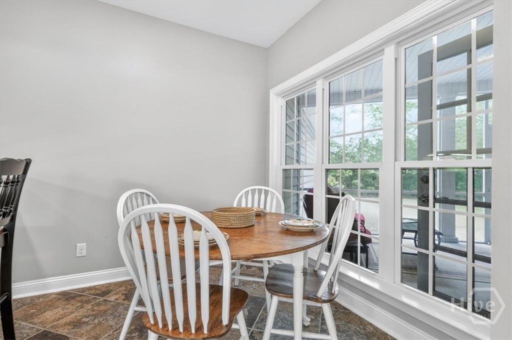 Image 23 of property listing at 37 Macbeth Court S, Richmond Hill, GA 31324