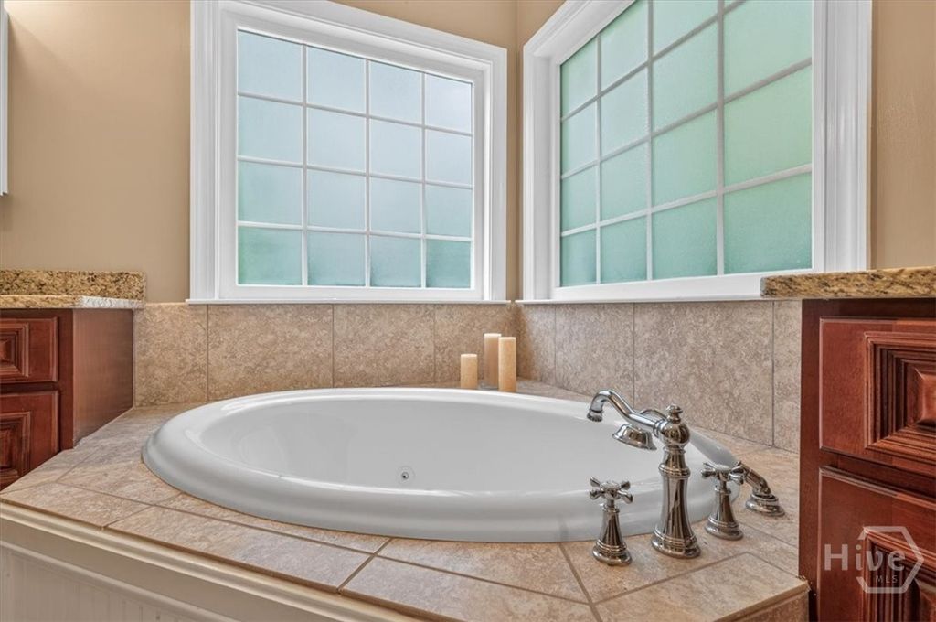 Image 30 of property listing at 37 Macbeth Court S, Richmond Hill, GA 31324