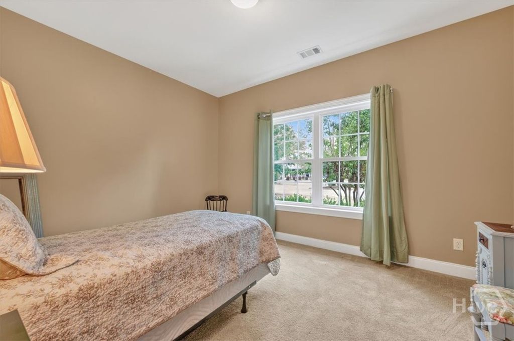 Image 36 of property listing at 37 Macbeth Court S, Richmond Hill, GA 31324