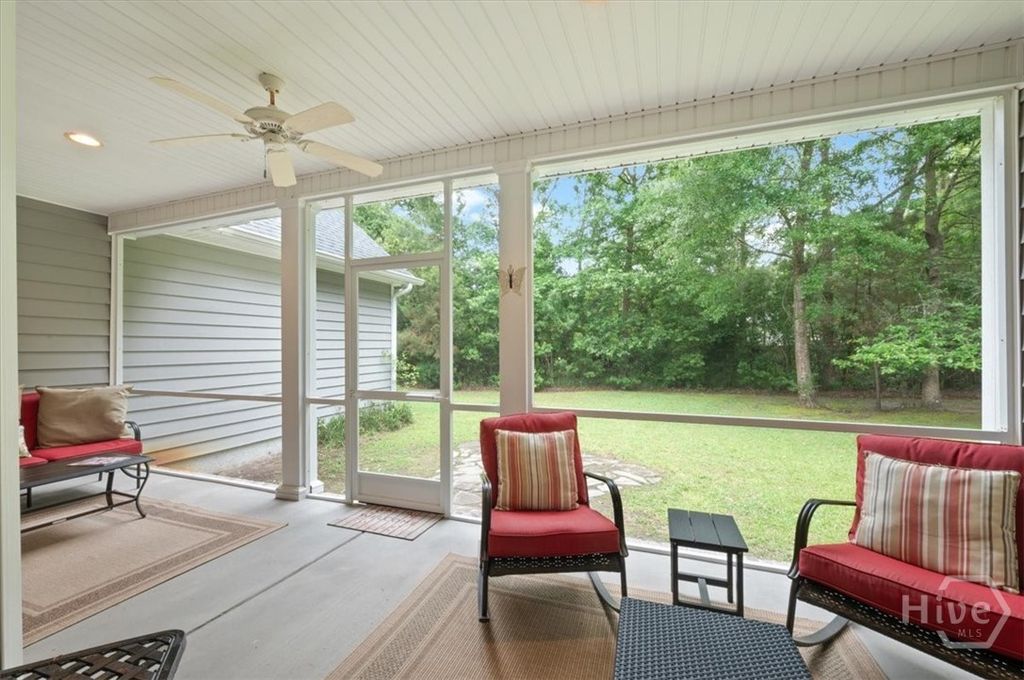 Image 42 of property listing at 37 Macbeth Court S, Richmond Hill, GA 31324