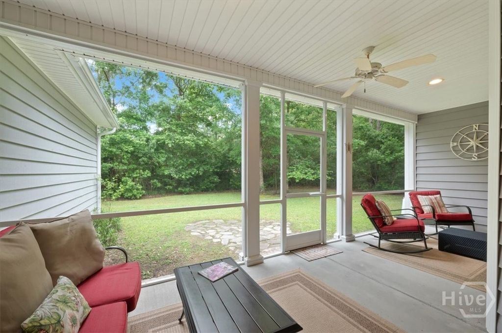 Image 43 of property listing at 37 Macbeth Court S, Richmond Hill, GA 31324