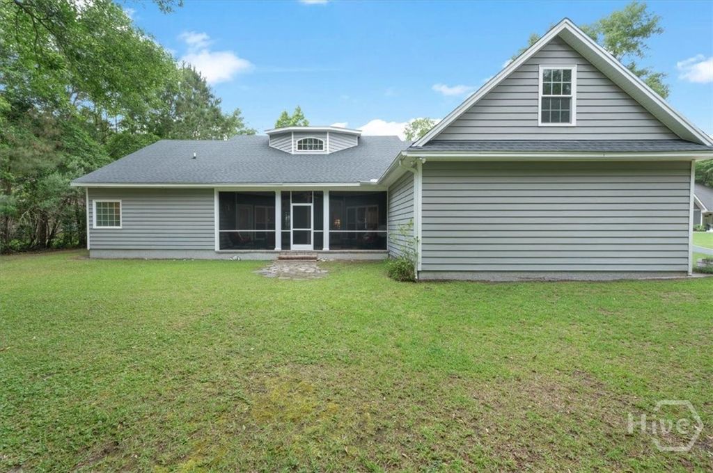 Image 44 of property listing at 37 Macbeth Court S, Richmond Hill, GA 31324