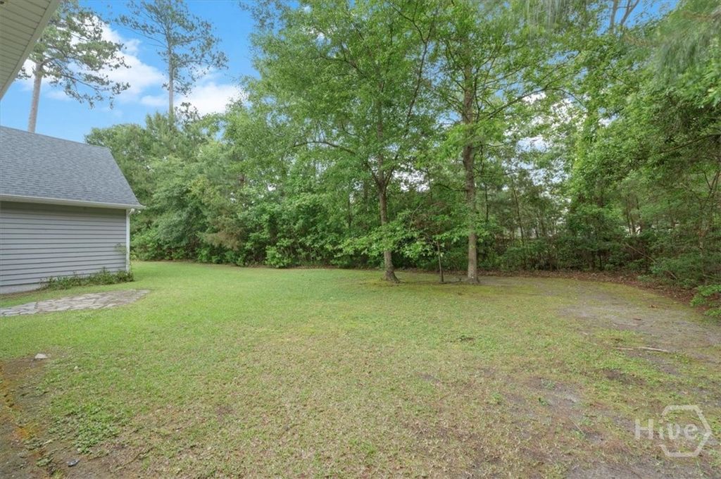 Image 45 of property listing at 37 Macbeth Court S, Richmond Hill, GA 31324