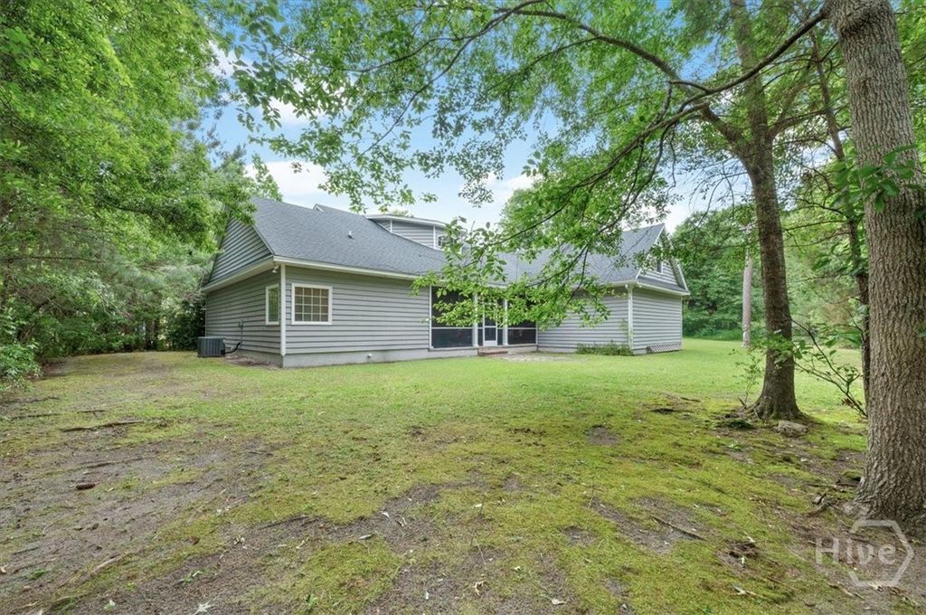 Image 47 of property listing at 37 Macbeth Court S, Richmond Hill, GA 31324