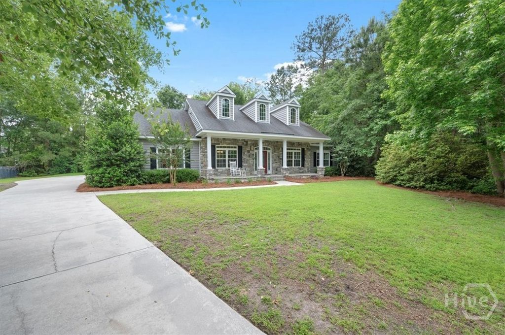 Image 50 of property listing at 37 Macbeth Court S, Richmond Hill, GA 31324