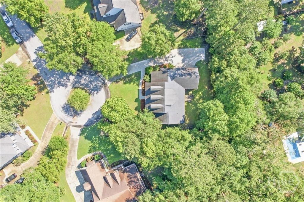 Image 54 of property listing at 37 Macbeth Court S, Richmond Hill, GA 31324