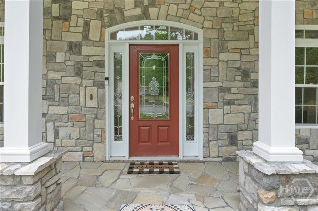 Image 7 of property listing at 37 Macbeth Court S, Richmond Hill, GA 31324
