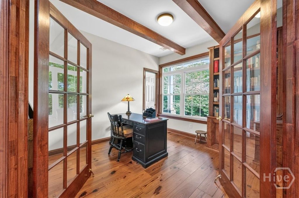 Image 9 of property listing at 37 Macbeth Court S, Richmond Hill, GA 31324