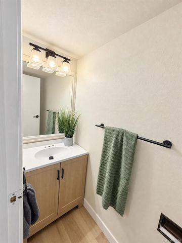 16453 E Radcliff Place B, Aurora, CO 80015