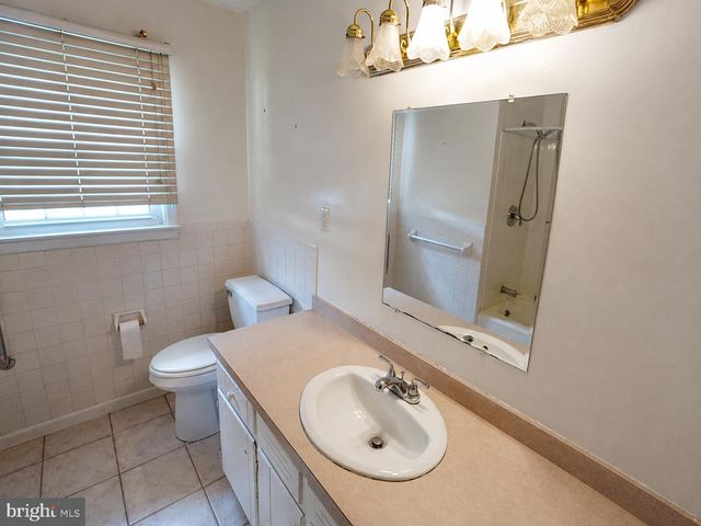 300 WILSON AVE, Woodbury Heights, NJ 08097