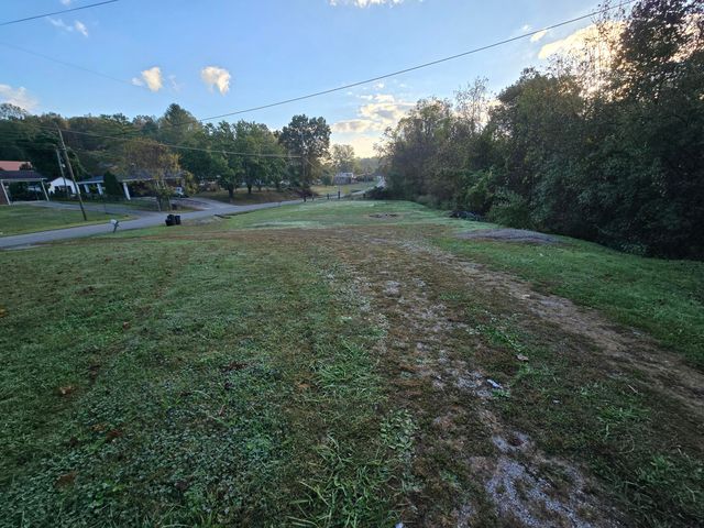 225 Highway 930, Artemus, KY 40903