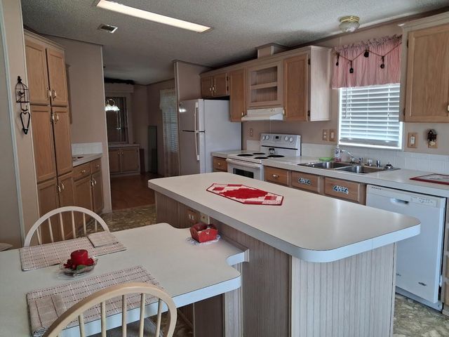 1555 SW 35 Circle, Okeechobee, FL 34974