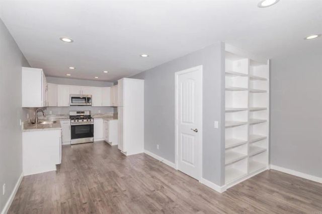 10760 N Magnolia Avenue B6, Santee, CA 92071