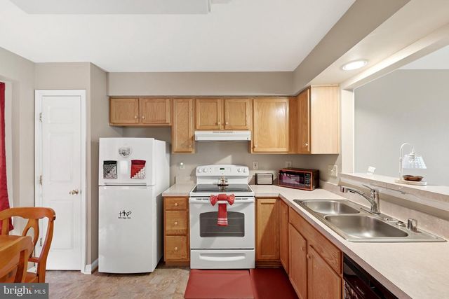 227 FRAZER DR, Purcellville, VA 20132
