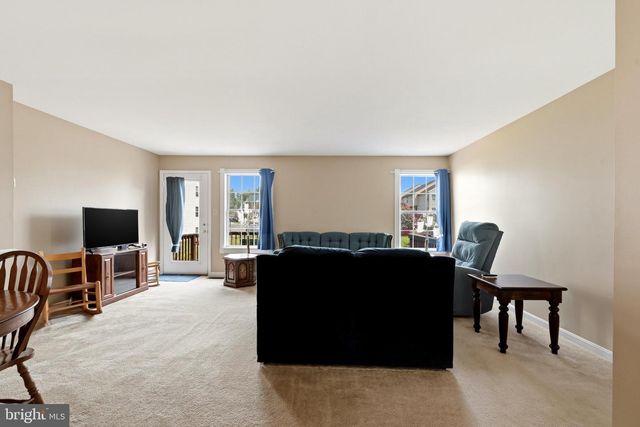 227 FRAZER DR, Purcellville, VA 20132