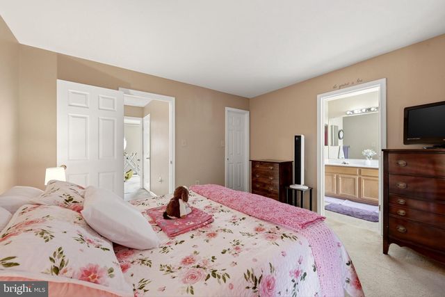 227 FRAZER DR, Purcellville, VA 20132