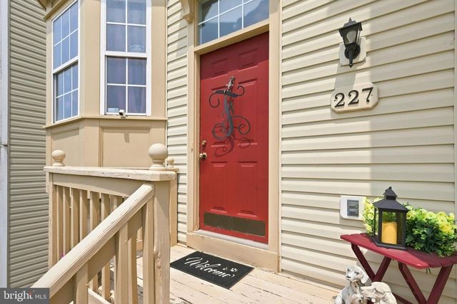 227 FRAZER DR, Purcellville, VA 20132