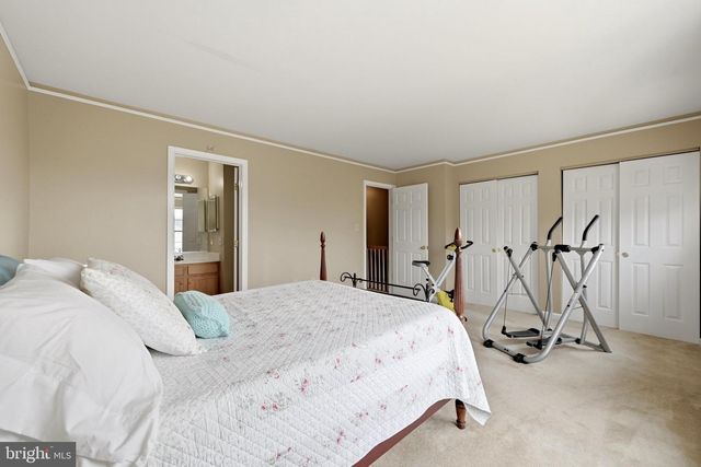 227 FRAZER DR, Purcellville, VA 20132