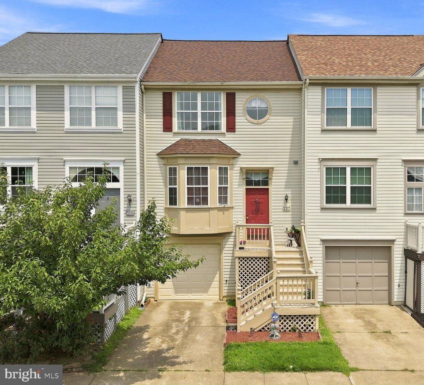 227 FRAZER DR, Purcellville, VA 20132