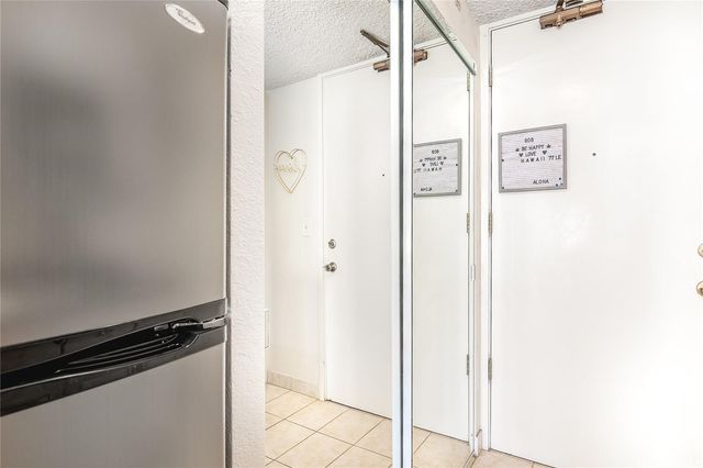 445 Seaside Avenue 2510, Honolulu, HI 96815