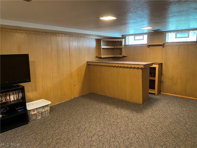 2006 Campus Road, South Euclid, OH 44121