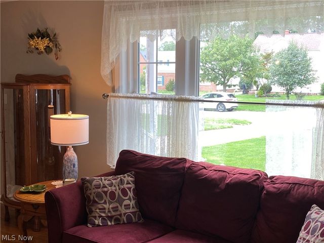 2006 Campus Road, South Euclid, OH 44121