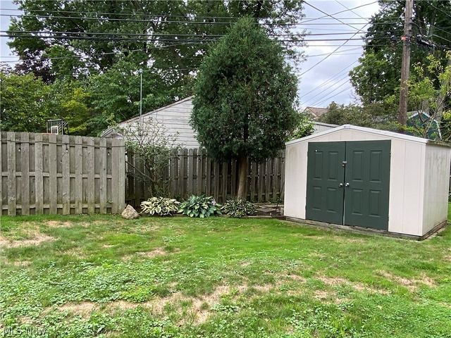2006 Campus Road, South Euclid, OH 44121