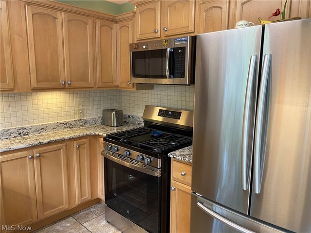 2006 Campus Road, South Euclid, OH 44121
