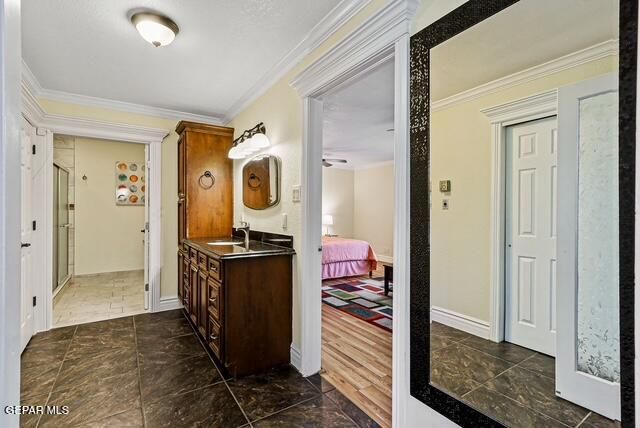 350 Thunderbird Drive 71, El Paso, TX 79912