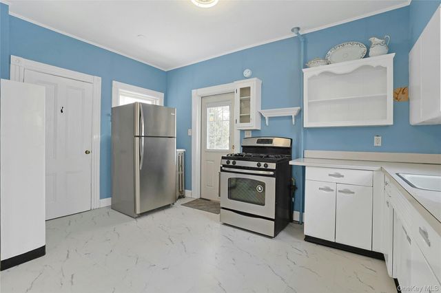 9 Clinton Place, Suffern, NY 10901