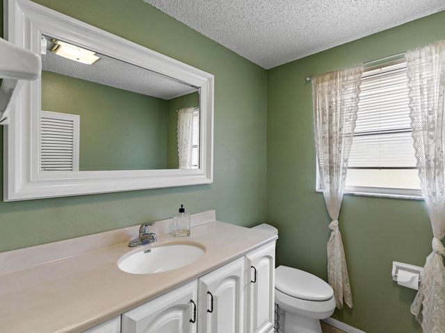 1216 SUNSET AVENUE, Nokomis, FL 34275