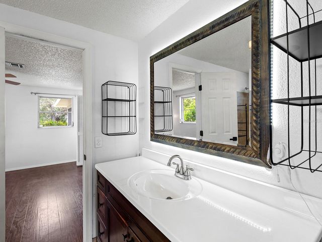 1216 SUNSET AVENUE, Nokomis, FL 34275