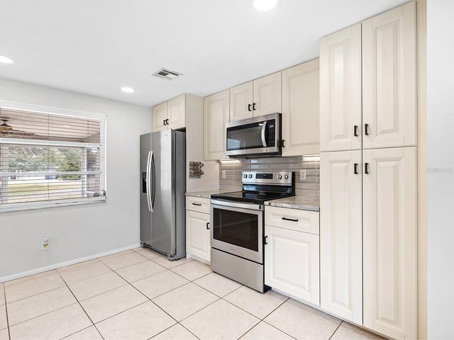 1216 SUNSET AVENUE, Nokomis, FL 34275