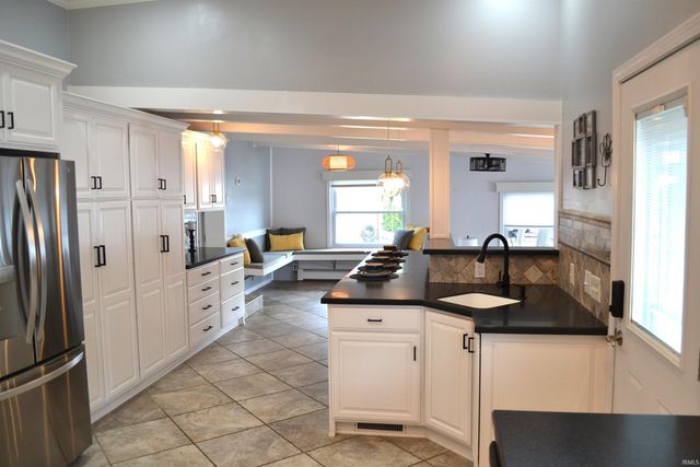 10922 N Lower Lake Shore Drive, Monticello, IN 47960