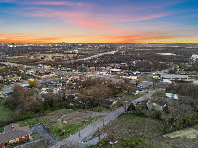 3214 Resha Ln, Nashville, TN 37218