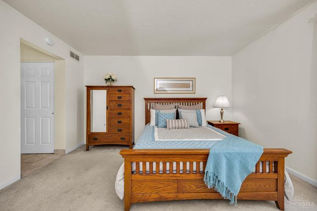 11 Devon Court, Fairfield, OH 45014