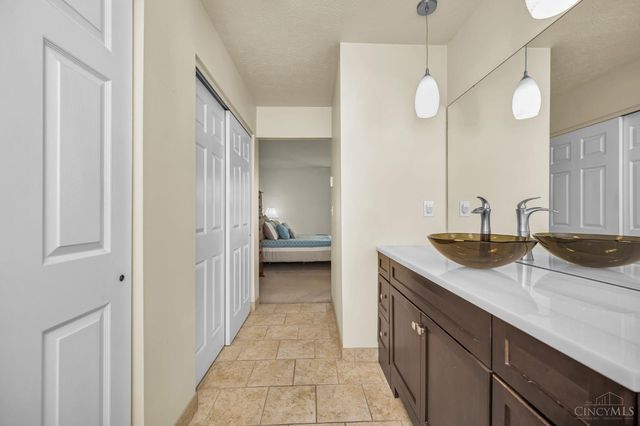 11 Devon Court, Fairfield, OH 45014