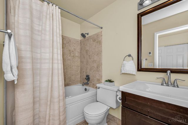 11 Devon Court, Fairfield, OH 45014