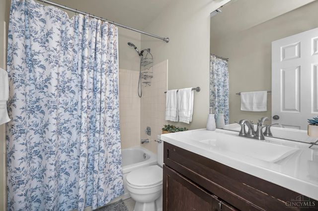 11 Devon Court, Fairfield, OH 45014