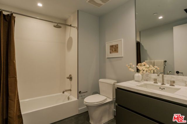 702 N Doheny Drive TH8, West Hollywood, CA 90069