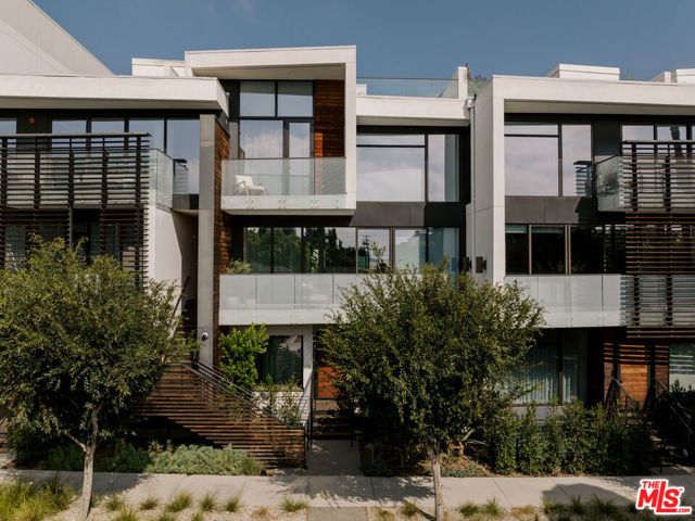 702 N Doheny Drive TH8, West Hollywood, CA 90069